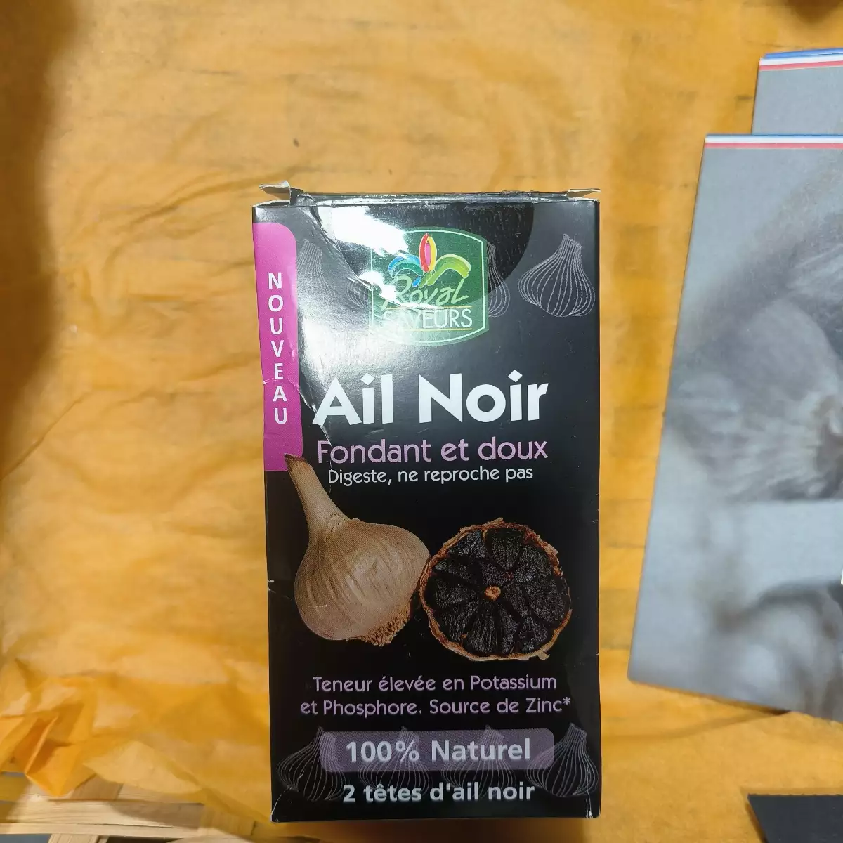 Ail noir ( 2 têtes entières)